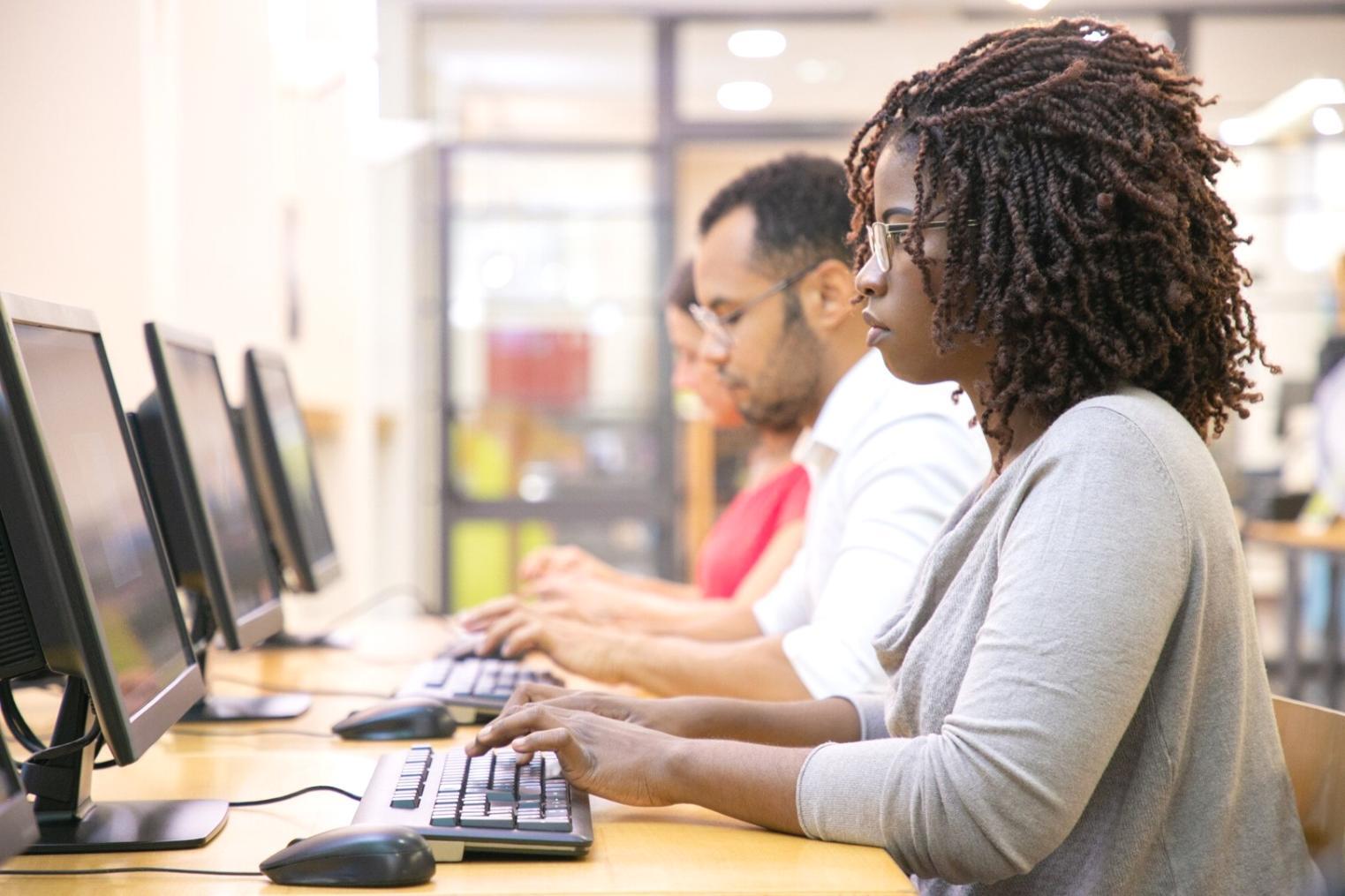 Analyse financière complexe avec graphiques et données