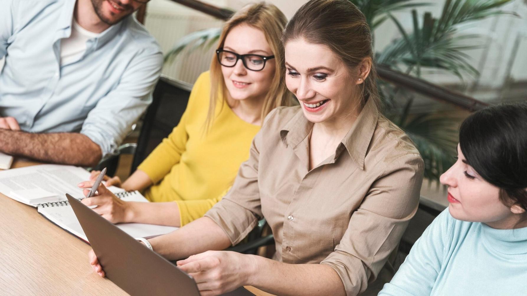 Documents de recherche financière et rapports d'évaluation détaillés