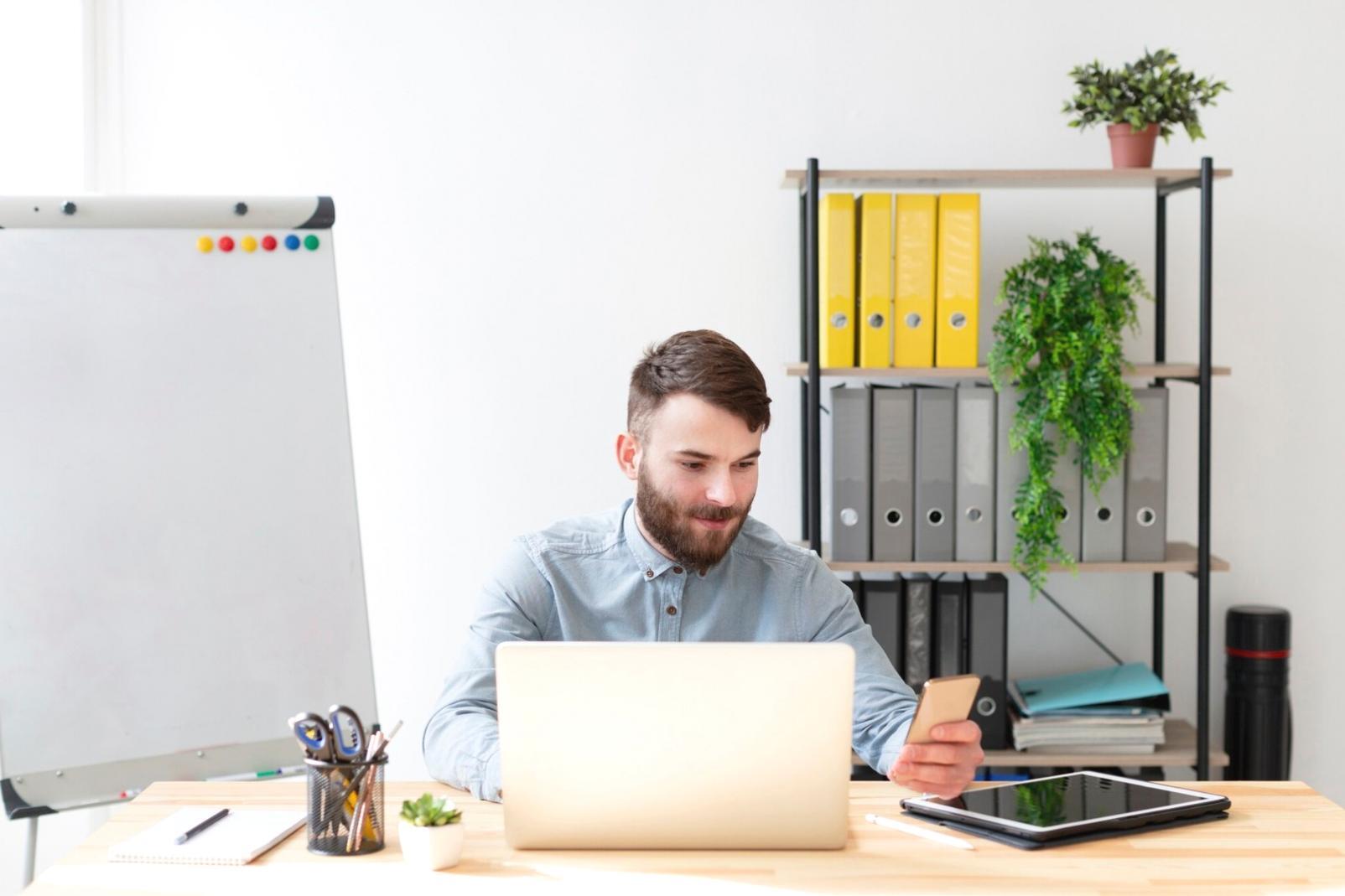 Analyse financière en action avec graphiques et données de marché